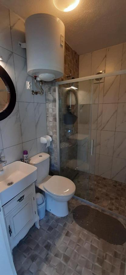 Apartment Mezaroca Rogoznica  Exterior photo